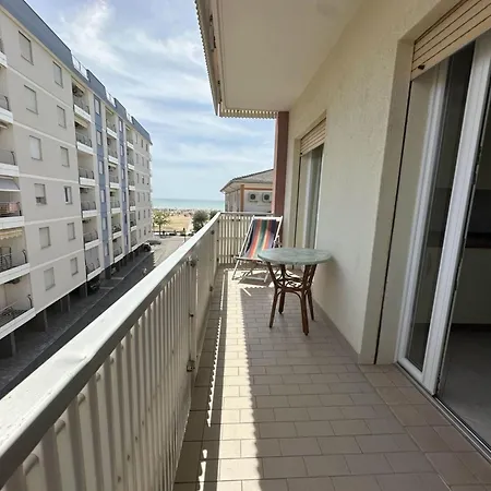 Seafront In Lejlighed